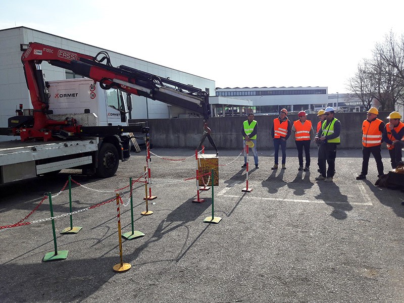 Corso per operatori di gru su autocarro